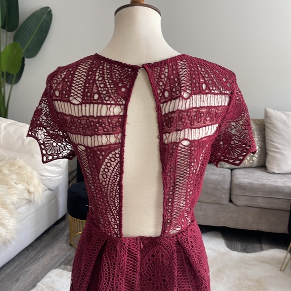 Burgundy open back dress - Picture 4 of 6
